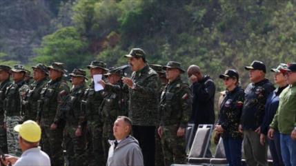 Venezuela refuerza su defensa fronteriza con 25 000 efectivos militares