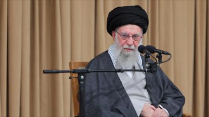 Líder de Irán aprueba indulto a un grupo de condenados por tribunales