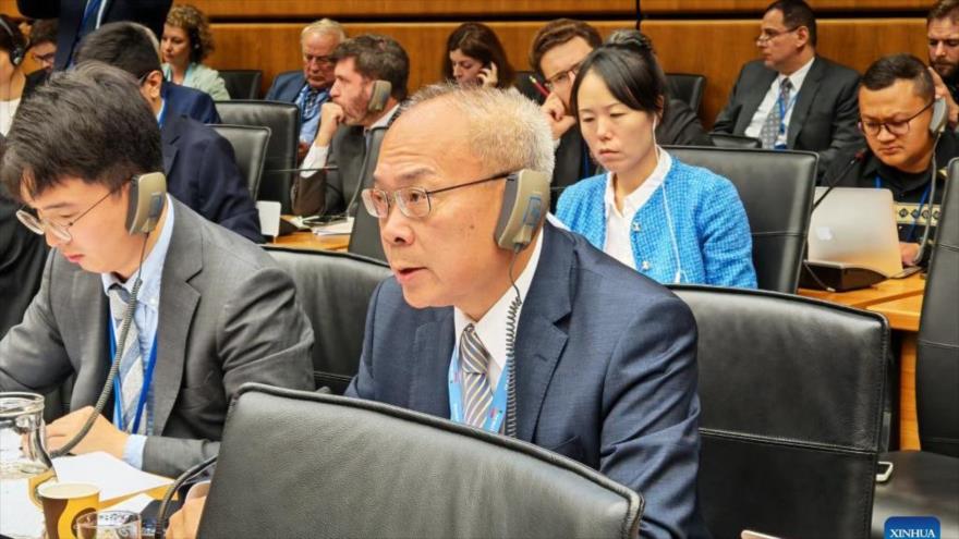 El representante permanente de China ante la Agencia Internacional de Energía Atómica (AIEA), Li Song,en la reunión del Consejo de Gobernadores, 10 de septoiembre de 2025. (Foto: Xinhua)