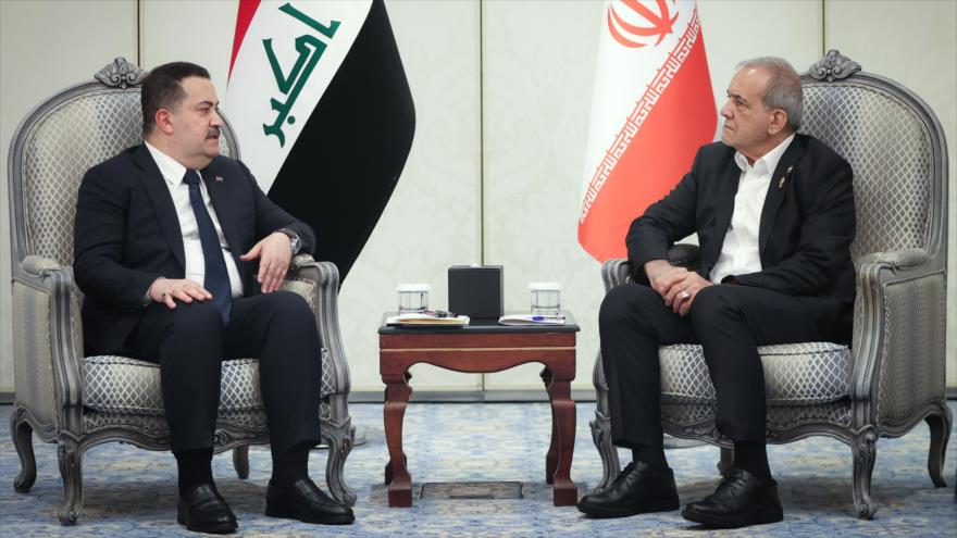El presidente iraní, Masud Pezeshkian(dcha.), y el primer ministro iraquí, Muhamad Shia al-Sudani, reunidos en Doha, Catar, 15 de septiembre de 2025.