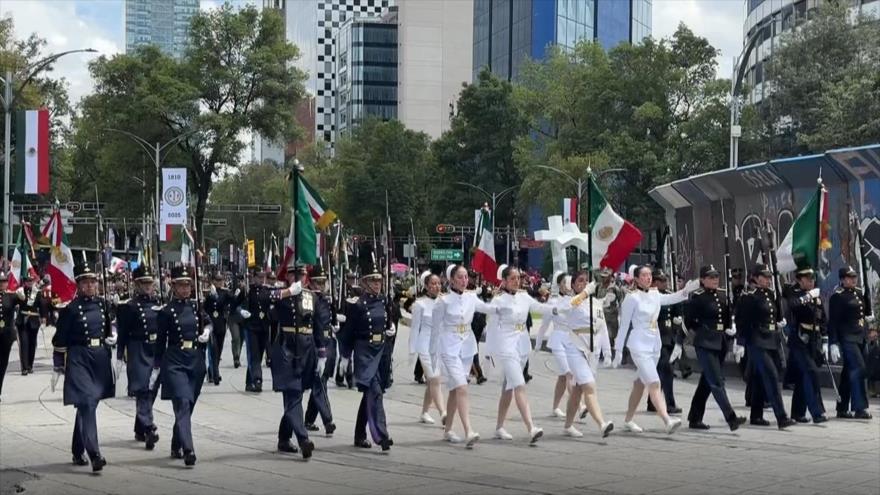 Mujeres protagonizan histórico desfile por la Independencia de México