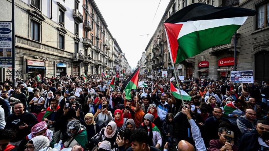 Una protesta propalestina en Roma, capital de Italia, en rechazo a las agresiones israelíes en Gaza.
