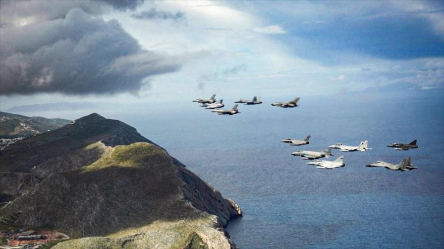Aviones de combate de la OTAN cerca de Grecia.