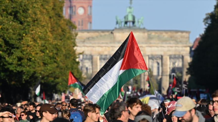 Masiva protesta en Berlín: 100 000 marchan en apoyo a Gaza | HISPANTV
