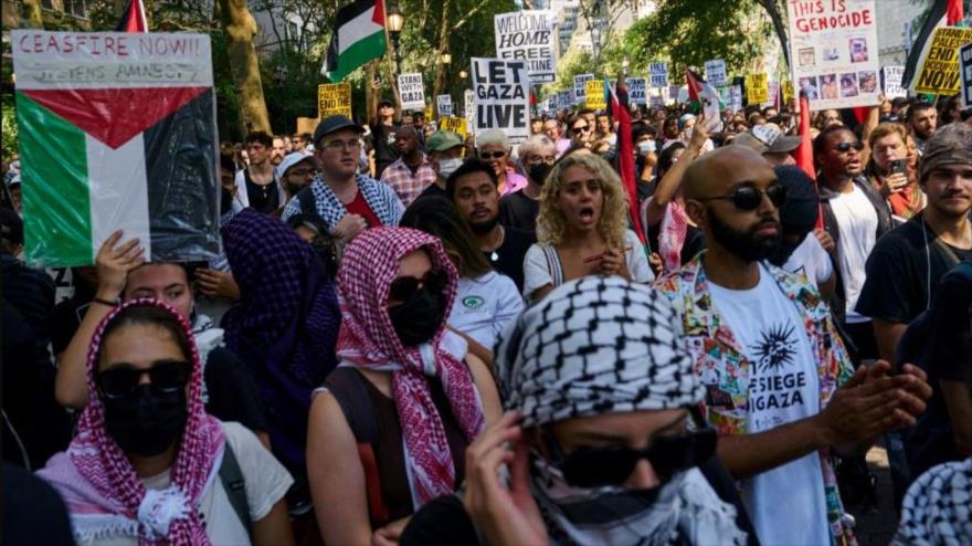 Manifestantes propalestinos se congregan cerca de sede de la ONU, tras el discurso del premier israelí, Benjamín Netanyahu, Nueva York, EE. UU., 26 de septiembre de 2025. (Foto: Reuters)
