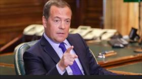 Medvédev se burla de Macron: Francia no tiene presidente