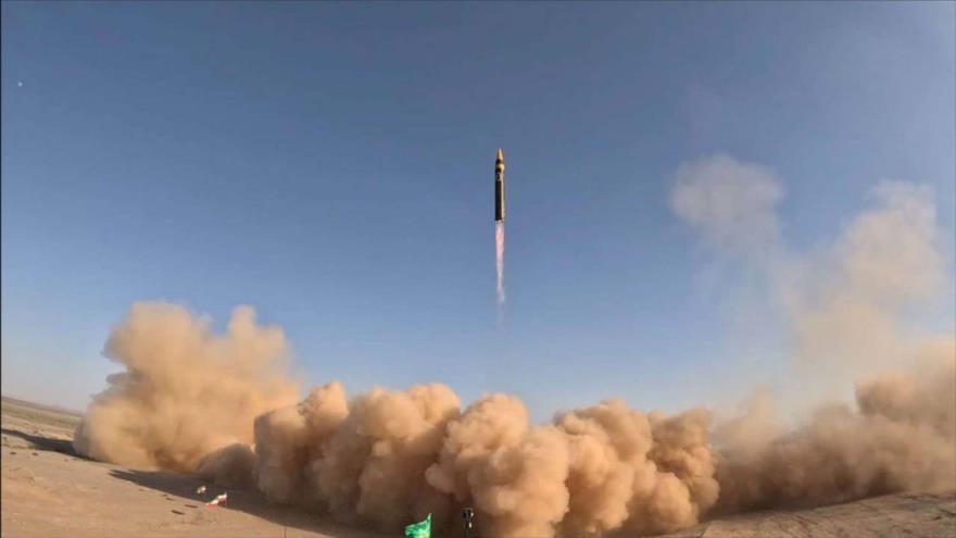 Irán prueba un misil balístico hipersónico.