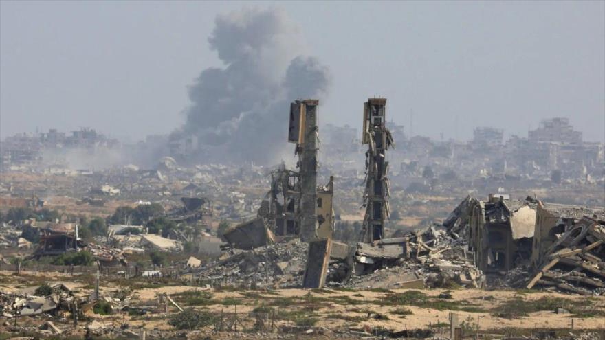 El humo se eleva tras ataques israelíes en la ciudad de Gaza luego de que HAMAS aceptara plan de EE.UU. para poner fin a la guerra. (Foto: Reuters)