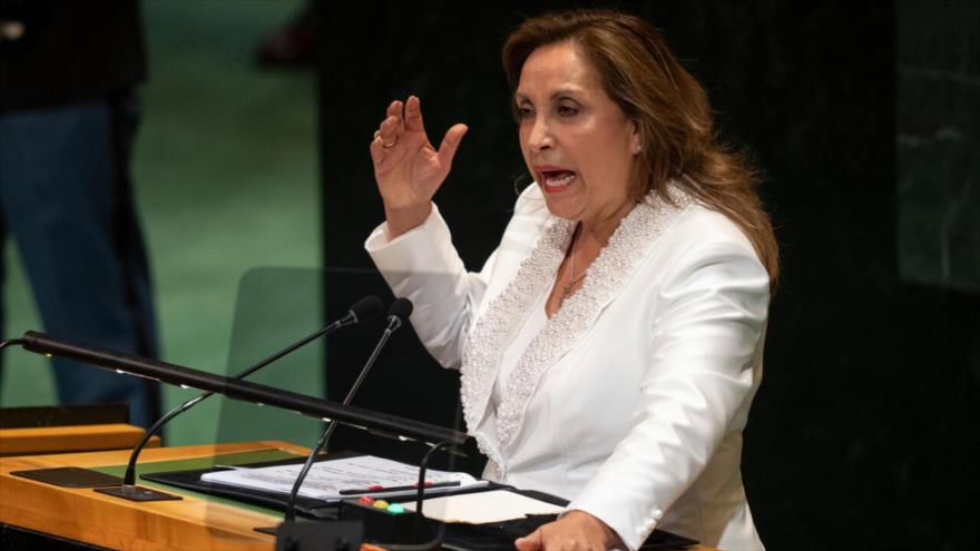 Dina Boluarte, fotografiada en la Asamblea General de la ONU en septiembre de 2025, había sobrevivido a ocho intentos previos de destituirla. (Foto: AP)
