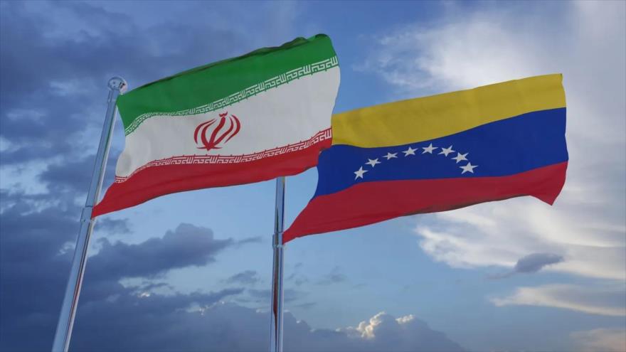 La bandera de Irán (izda.) y la bandera de Venezuela.
