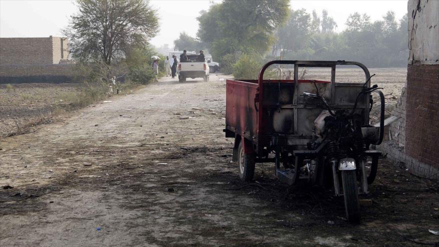 Un ataque con coche bomba en la conflictiva provincia paquistaní de Khyber Paktunkhwa, en plena escalada de tensión entre Pakistán y Afganistán.