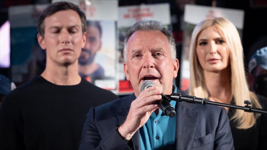 El enviado especial de EE.UU., Steve Witkoff, ofrece discurso ante israelíes en Tel Aviv, 11 de octubre de 2025.