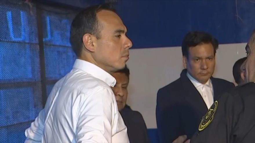 Jerí asume como presidente entre desconfianza y denuncias en Perú