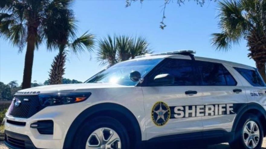 Patrullas del Sheriff durante un operativo de seguridad en el condado. 