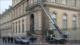 Roban joyas de valor incalculable en audaz asalto al Louvre