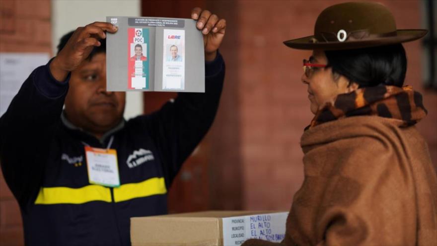 Votación de la segunda vuelta de las elecciones presidenciales de Bolivia, 19 de octubre de 2025. (Foto: AP)