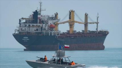 Irán deja de ocultar su flota de petroleros y desafía sanciones de EEUU