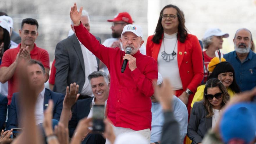 El presidente brasileño, Luiz Inácio Lula da Silva (centro), habla durante el lanzamiento del programa federal “Gas do Povo” (Gas del Pueblo), 4 de septiembre de 2025. (Foto: AFP)