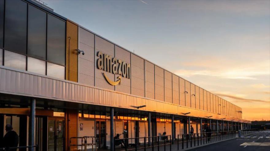 Una planta logística de Amazon en Bretigny-sur-Orge, a unos 30 km al sur de París.