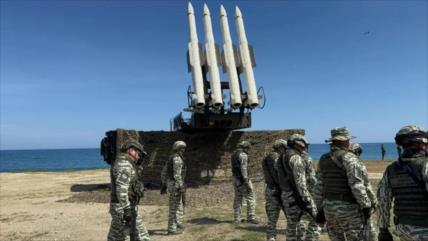 Venezuela refuerza defensa costera y resalta rol de su milicia como arma