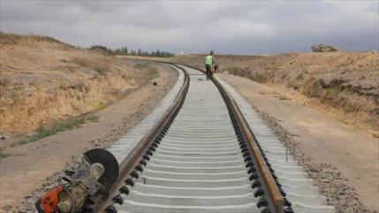 Irán y Rusia firmarán acuerdo del ferrocarril estratégico Rasht-Astara 