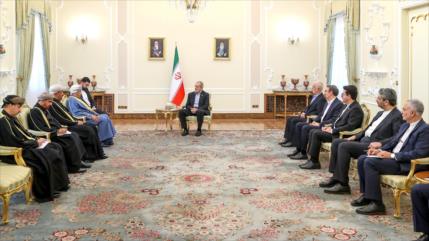 Irán y Omán abogan por unidad del mundo islámico y aumento de sus nexos