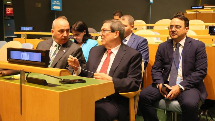La delegación cubana, encabezada por el canciller, Bruno Rodríguez Parrilla, durante una sesión de la Asamblea General de la ONU, 28 de octubre de 2025.
