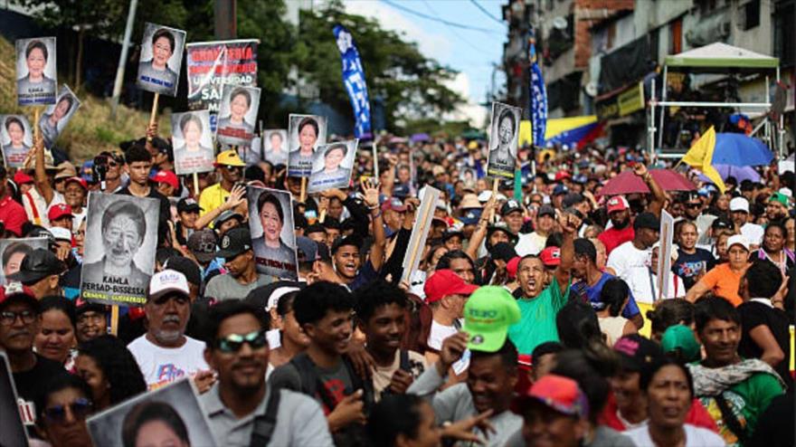 Venezolanos se manifiestan contra ejercicios militares de EEUU y Trinidad