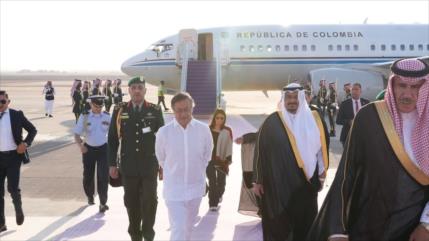 Petro denuncia persecución: EEUU impidió repostar mi avión en Cabo Verde