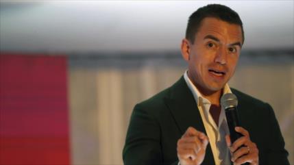 Noboa se rinde a presiones: no instalará base militar de EEUU en Galápagos