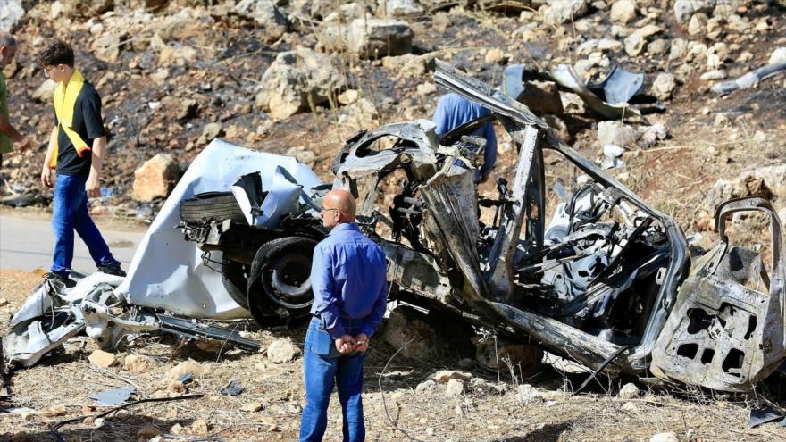 Imagen de un vehículo destruido tras el ataque con dron del ejército israelí cerca de Nabatieh, en el sur del Líbano, 25 de octubre de 2025. (Foto: Anadolu).
