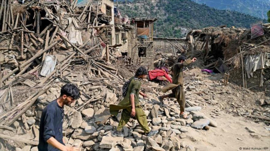 Viviendas colapsadas tras terremoto en la provincia afgana de Kunar, 1 de septiembre de 2025.