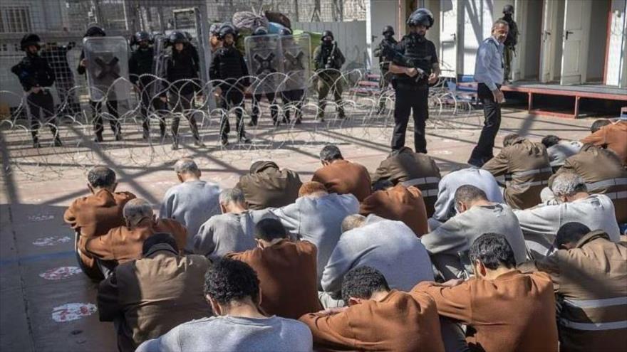 Los presos palestinos en las cárceles israelíes. 