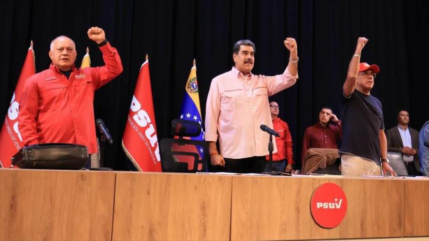 El presidente de Venezuela, Nicolás Maduro,(centro.), en el V Congreso del Partido Socialista Unido de Venezuela (PSUV), 4 de noviembre de 2025.
