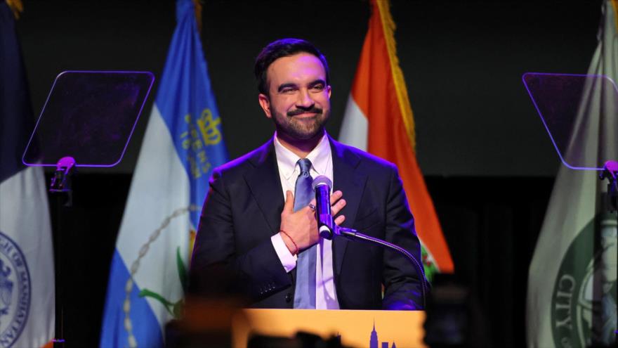 El nuevo alcalde elegido de la ciudad de Nueva York, Zohran Mamdani, en un mitin partidario, 4 de noviembre de 2025. (Foto: AP)