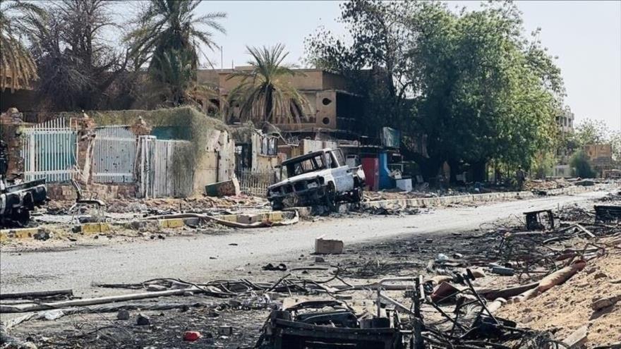 Las destrucciones de las Fuerzas de Apoyo Rápido (FAR) en la ciudad de Al-Fashir.