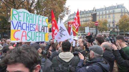Francia enfrenta la ira de jubilados por el nuevo presupuesto de Macron