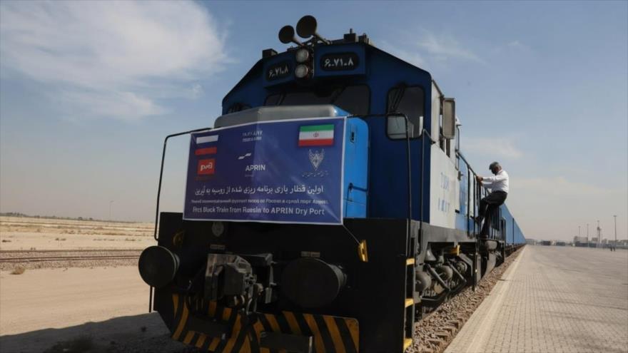 Primer tren ruso ingresa a Irán, un hito para ampliar cooperaciones