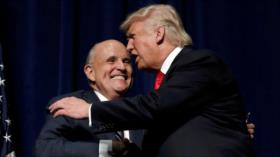 Trump indulta a 77 personas que intentaron anular comicios 2020