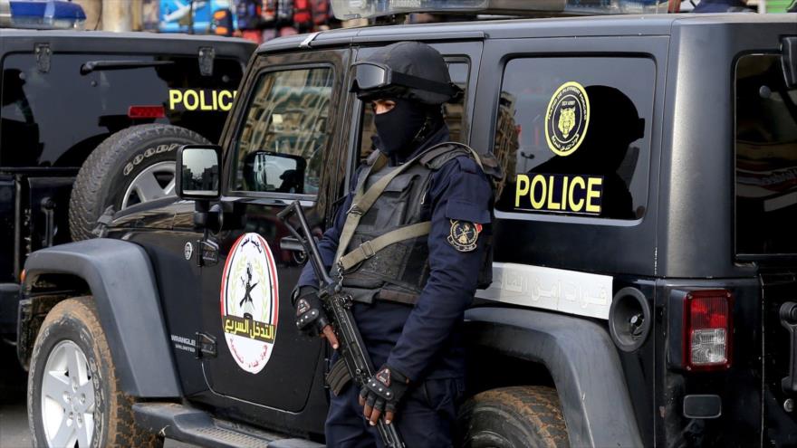 Un policía egipcio.