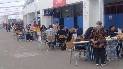 Arrancan las presidenciales: Boric llama a “construir un Chile unido”