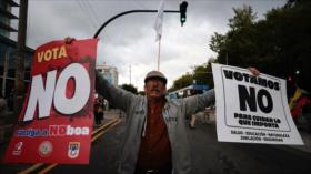 Ecuatorianos celebran en calles triunfo de “NO” en referéndum de Noboa