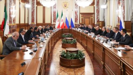 Irán y Rusia abogan por mejorar nexos, aparte de cualquier evento