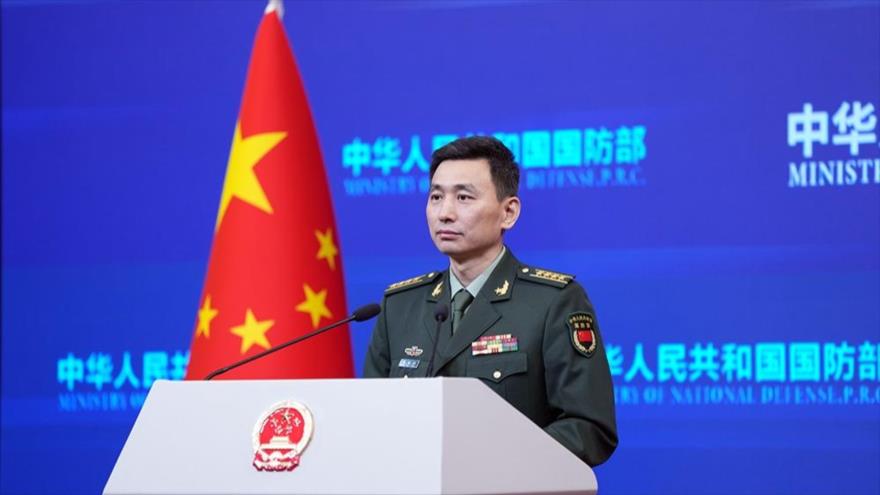 El portavoz del Ministerio de Defensa, Zhang Xiaogang.