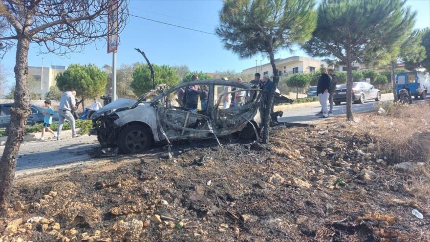 El vehículo atacado por el ejército israelí en Bint Jbeil, al sur del Líbano, 18 de noviembre de 2025.