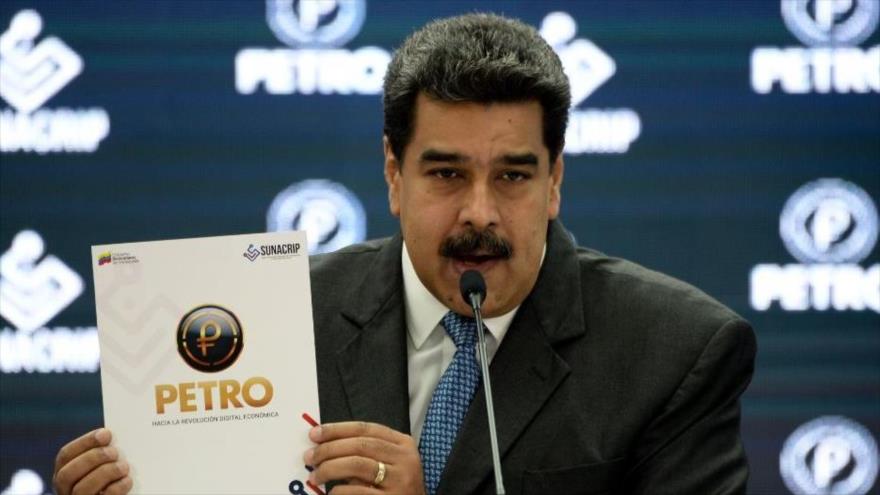 El presidente venezolano, Nicolás Maduro, habla en una rueda de prensa, 1 de octubre de 2018.