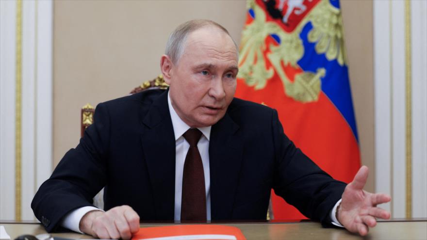 El presidente ruso, Vladímir Putin, preside una reunión con miembros del Consejo de Seguridad en el Kremlin, en Moscú, Rusia, 21 de noviembre de 2025. (Foto: Reuters)