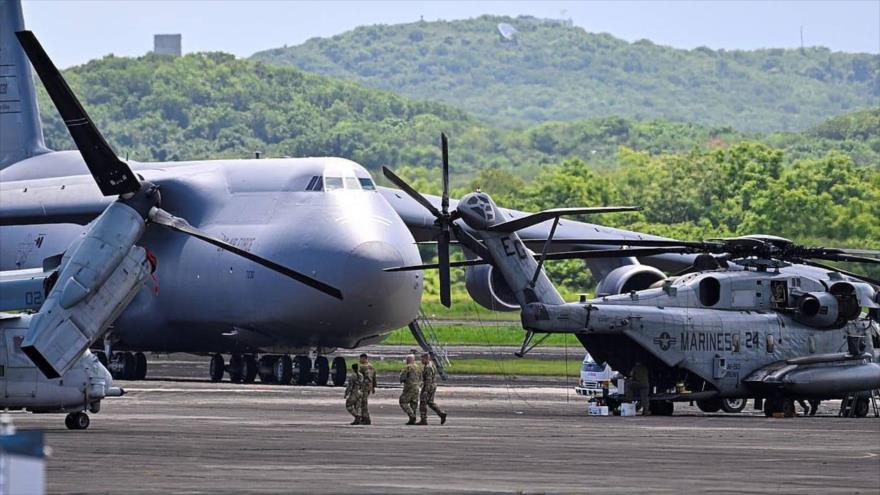 Aeronaves y helicópteros del Cuerpo de Marines de EE.UU. y de la Fuerza Aérea estadounidense en Puerto Rico, 30 de septiembre de 2025. (Foto: AFP)