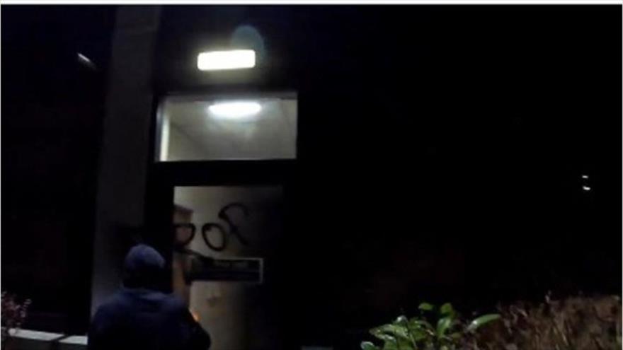 Activistas atacan empresa británica AMETEK, cómplice del genocidio israelí.