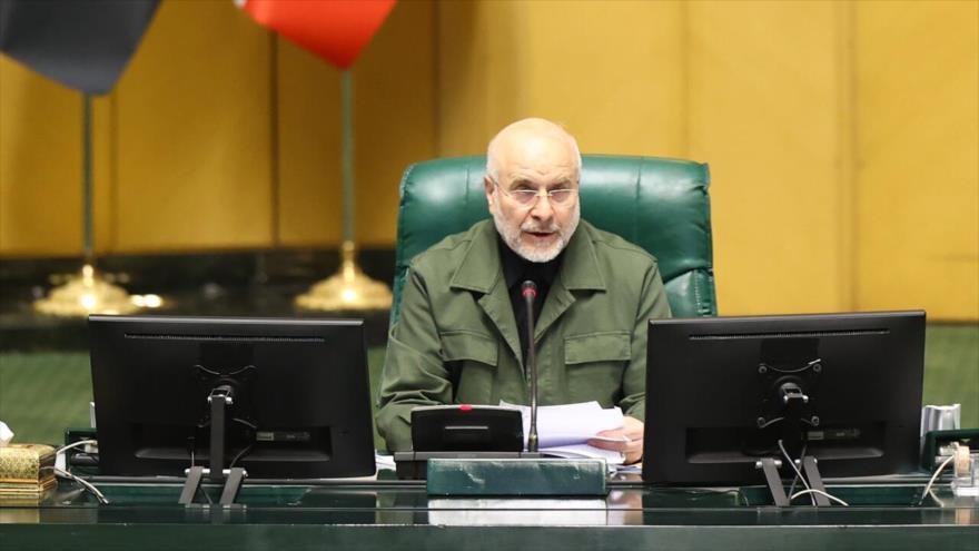 El presidente del Parlamento iraní, Mohamad Baqer Qalibaf, durante una sesión, 25 de noviembre de 2025.